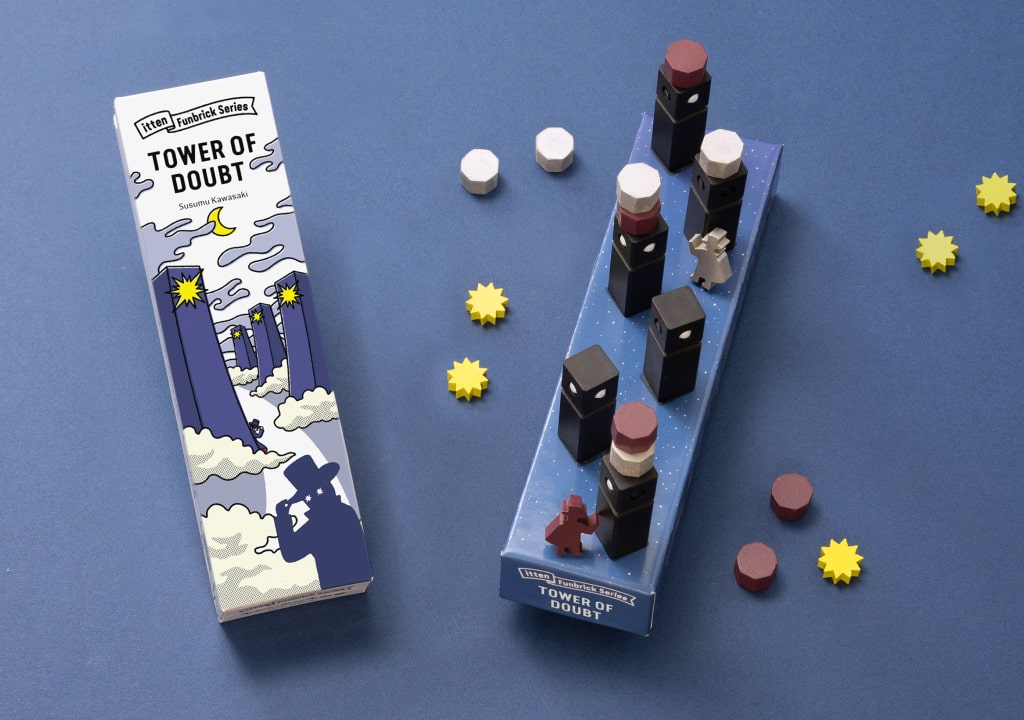 Game Shelf Tower of Doubt žaidimas – dėžutė ir žaidimo komponentai: bokštai, žaidėjų figūrėlės, spalvoti žetonai.