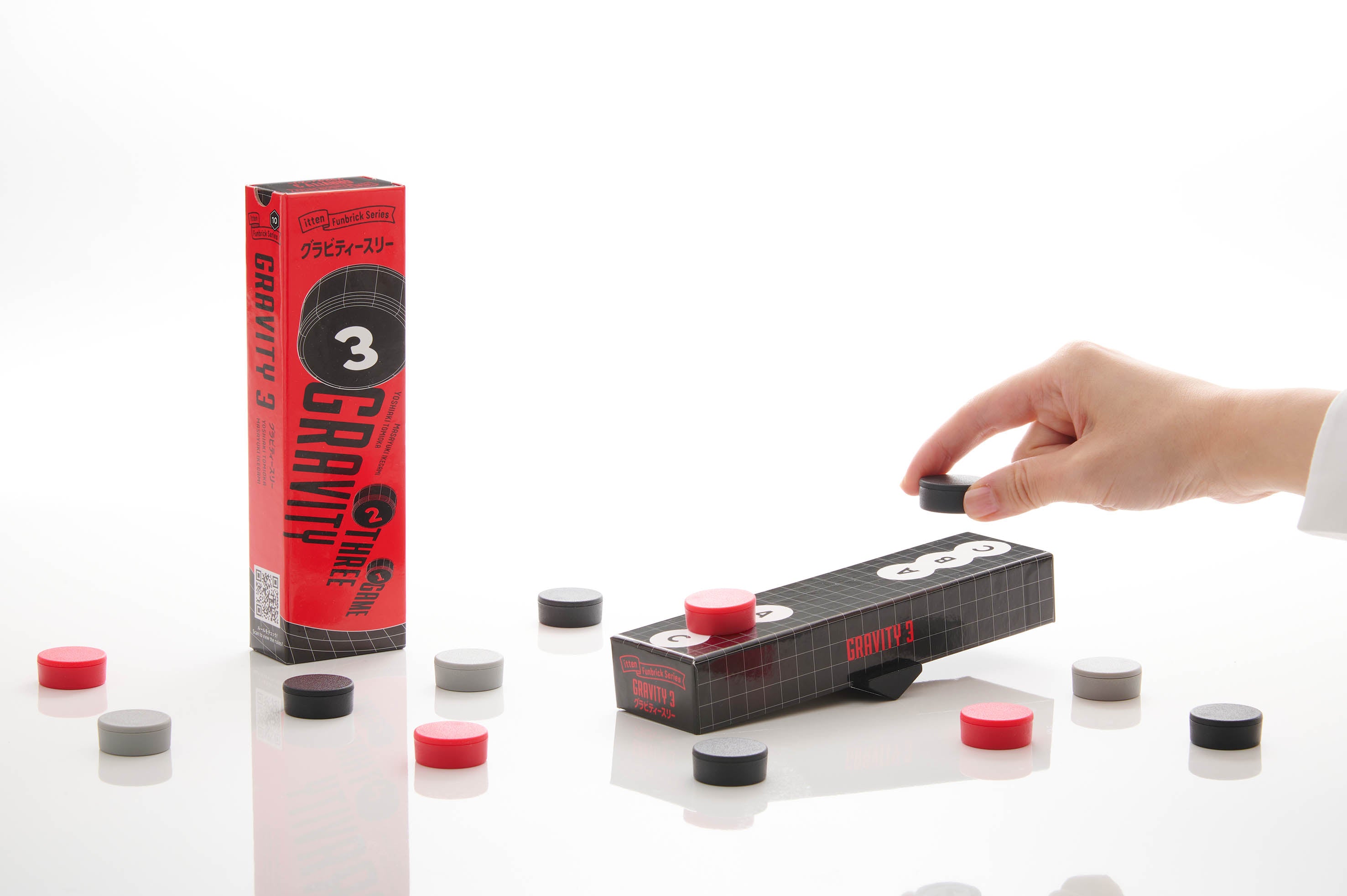 „Gravity Three“ – strateginis stalo žaidimas apie sunkio jėgą